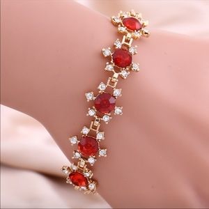 18𝑲 𝒈𝒐𝒍𝒅 𝒑𝒍𝒂𝒕𝒆𝒅 𝒃𝒓𝒂𝒄𝒆𝒍𝒆𝒕